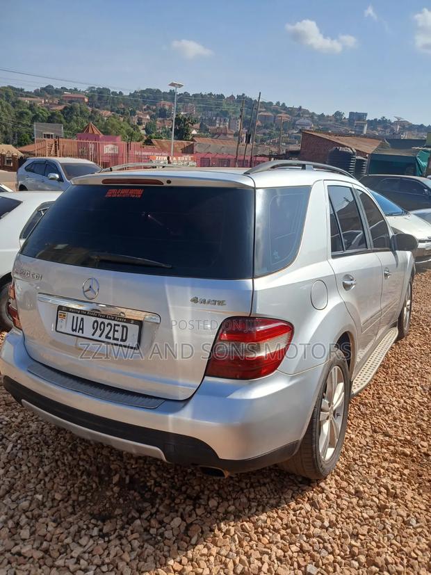Mercedes-Benz M Class 2009 Silver