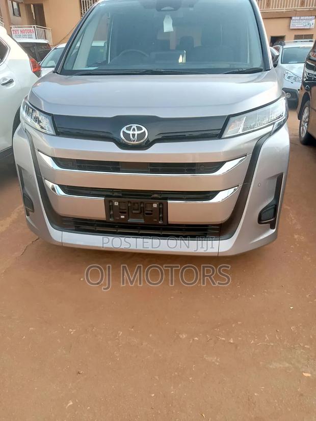 Toyota Noah 2.0 FWD (7 Seater) 2020 Silver