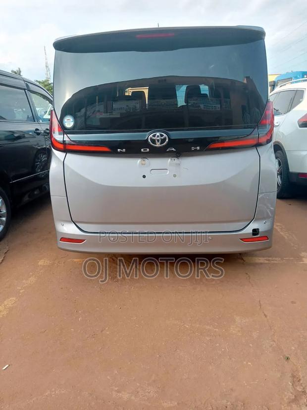 Toyota Noah 2.0 FWD (7 Seater) 2020 Silver