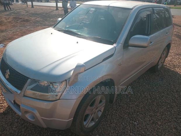 Suzuki Escudo 2010 Silver