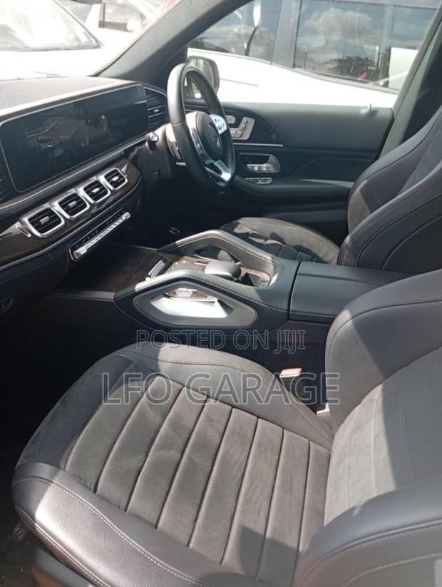 Mercedes-Benz GLE-Class GLE 300d 4MATIC 2019 White