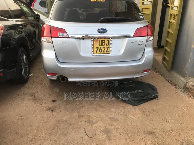 Subaru Legacy 2010 Silver