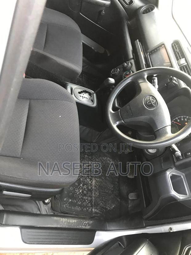 Toyota Probox 2007 Silver