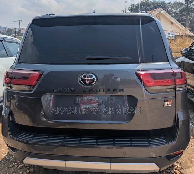 Toyota Land Cruiser 3.5 Petrol 4WD 2022 Gray