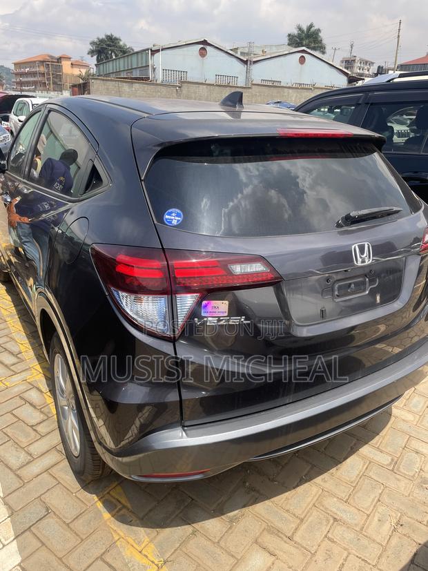 Honda Vezel 1.5 Hybrid 4WD 2014 Black