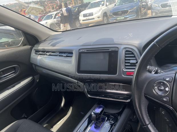 Honda Vezel 1.5 Hybrid 4WD 2014 Black
