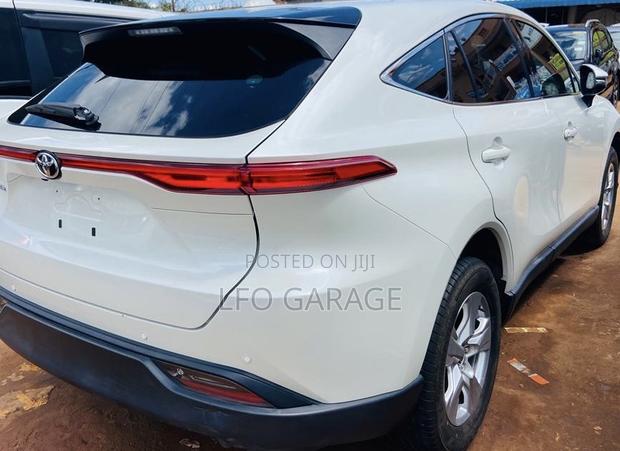 Toyota Harrier 2.0 4WD 2021 White