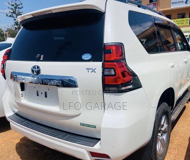 Toyota Land Cruiser Prado 2018 White