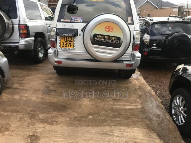 Toyota Land Cruiser Prado 2000 Silver