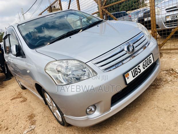 Toyota Raum 1.5 FWD 2010