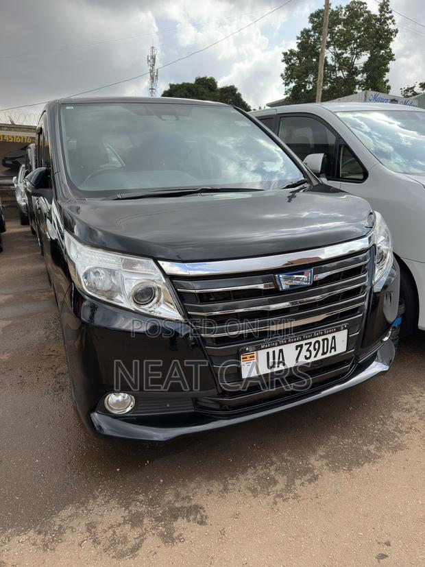 Toyota Noah 2016 Black