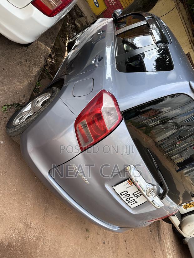 Toyota Ractis 2008 Silver