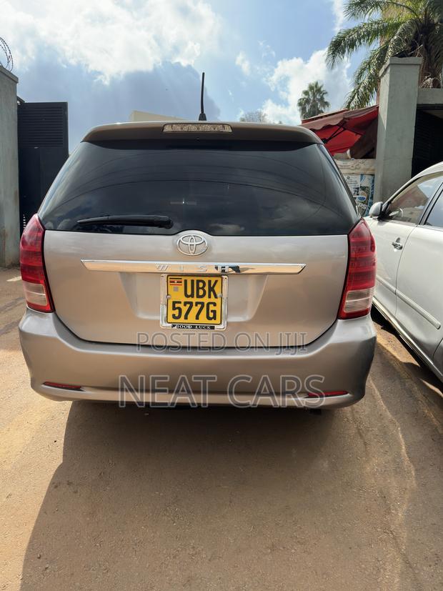 Toyota Wish 2006 Silver