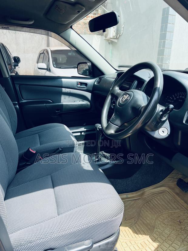Toyota Succeed 2005 Silver