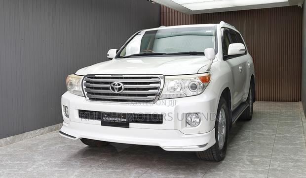 Toyota Land Cruiser 4.6 V8 AX 2013 White