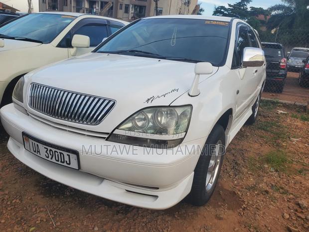 Toyota Harrier 2004 White