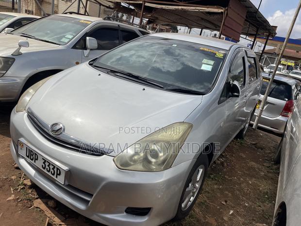 Toyota Wish 2005 Silver