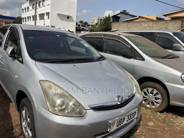Toyota Wish 2005 Silver