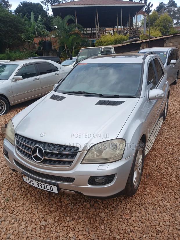 Mercedes-Benz M Class 2010 Silver
