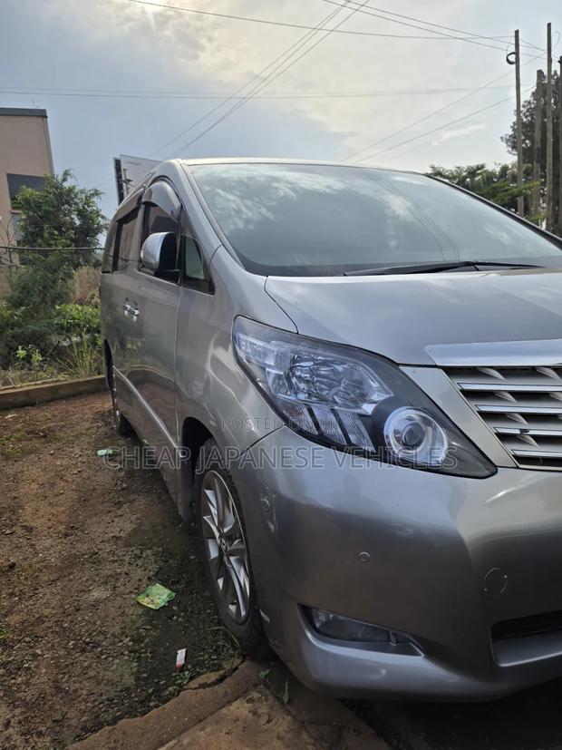 Toyota Alphard 2.4 Petrol AWD 2010 Gray