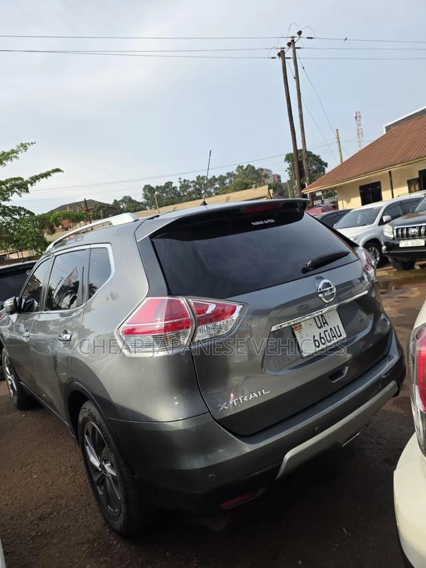Nissan X-Trail 2016 Gray
