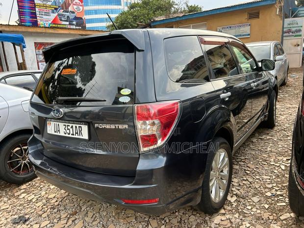 Subaru Forester 2011 Gray