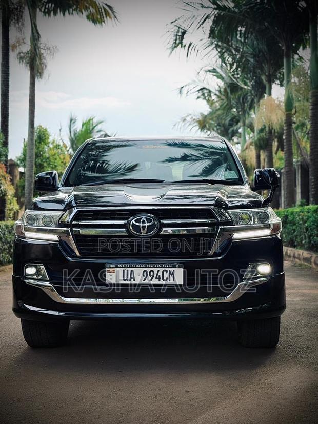Toyota Land Cruiser 2016 Black