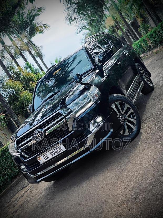 Toyota Land Cruiser 2016 Black