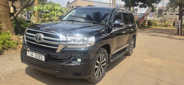 Toyota Land Cruiser 2017 Black
