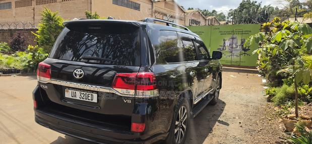 Toyota Land Cruiser 2017 Black