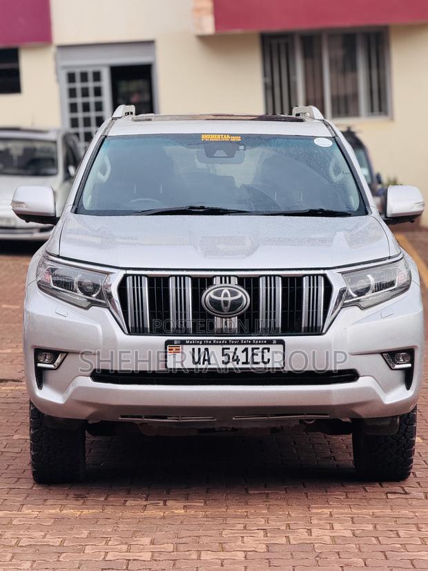 Toyota Land Cruiser Prado 2018 Silver