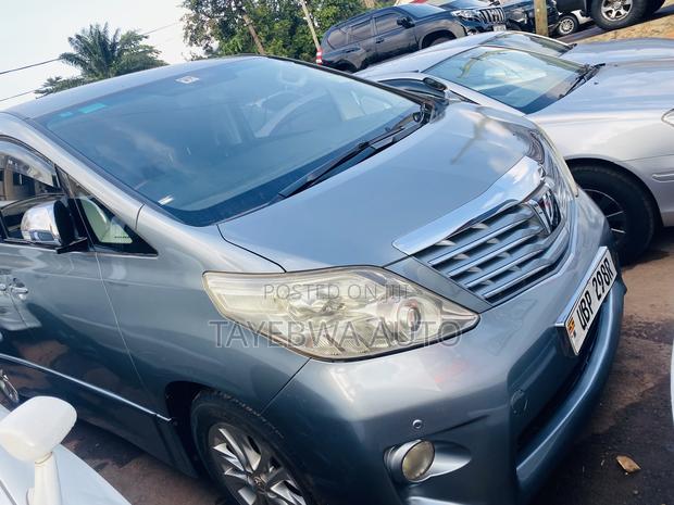 Toyota Alphard 2.4 Petrol FWD 2012 Silver