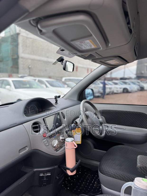 Toyota Sienta 2008 Gray