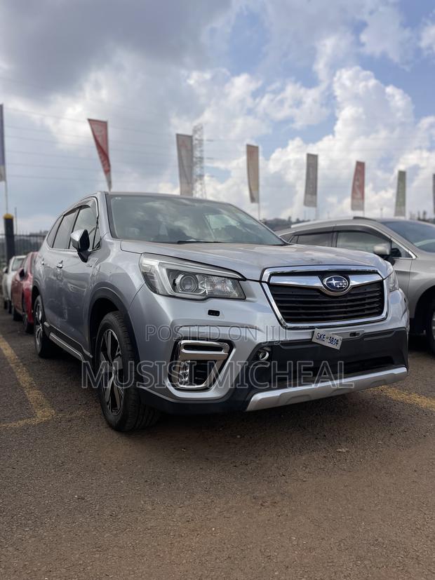 Subaru Forester Premium AWD 2020 Silver