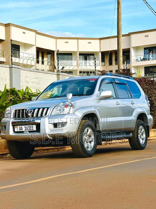 Toyota Land Cruiser Prado 2010 Silver