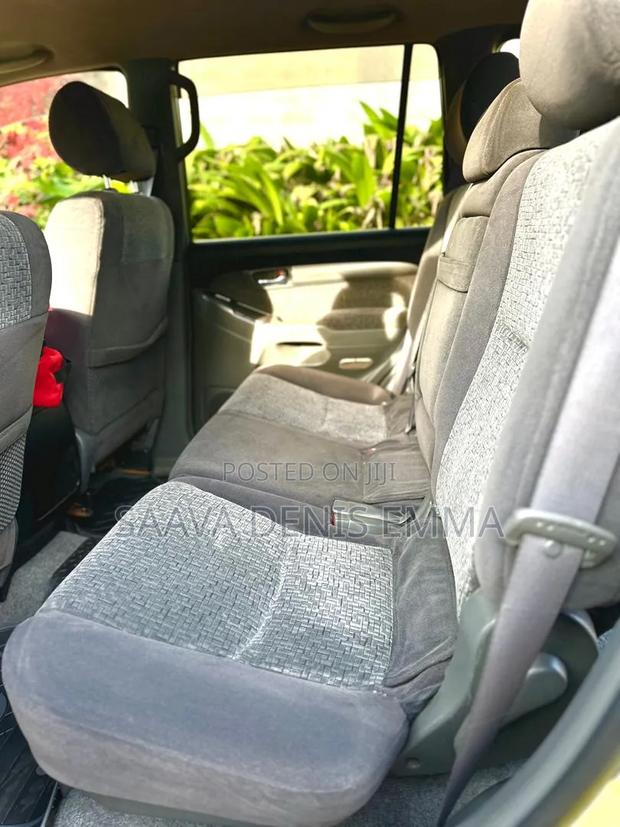 Toyota Land Cruiser Prado 2010 Silver