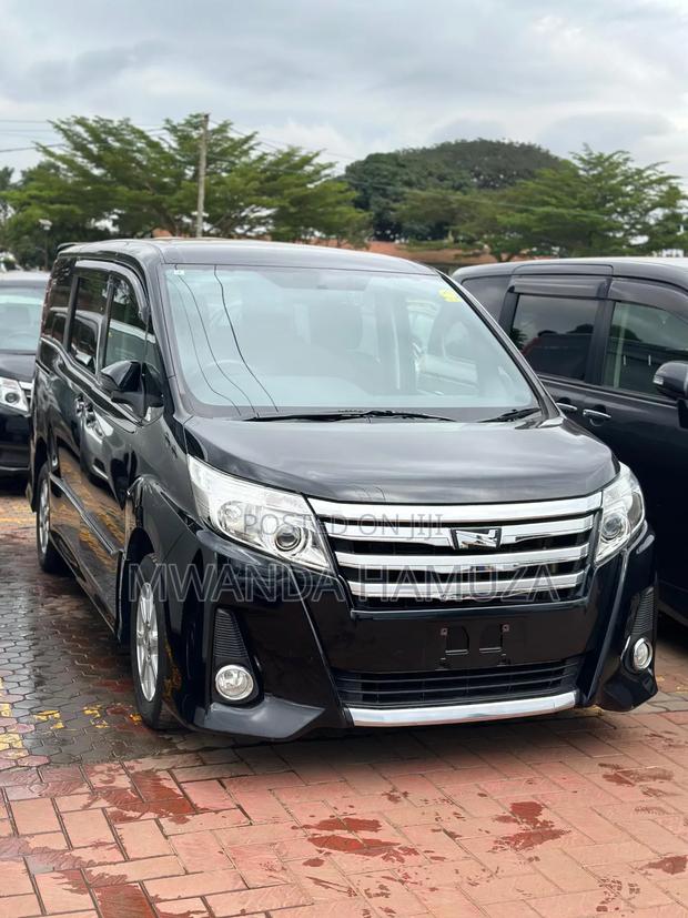 Toyota Noah 2014 Black