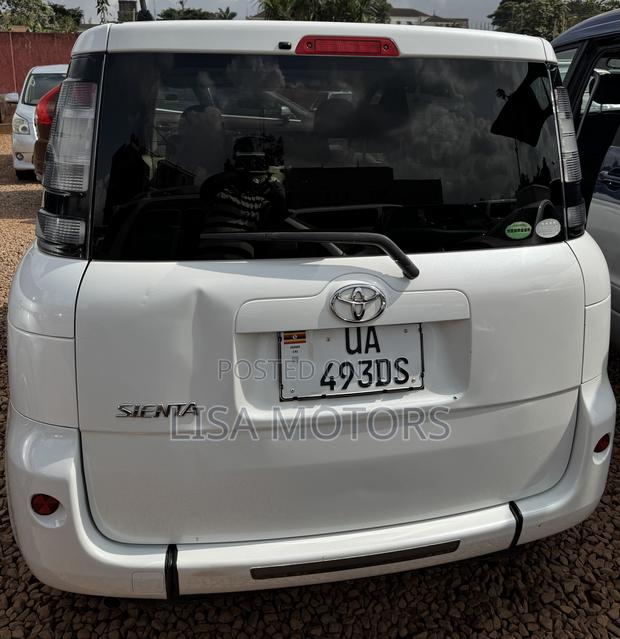 Toyota Sienta 2014 White