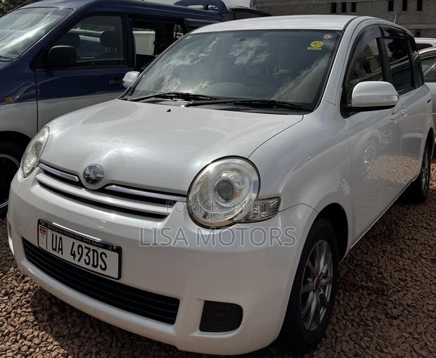 Toyota Sienta 2014 White