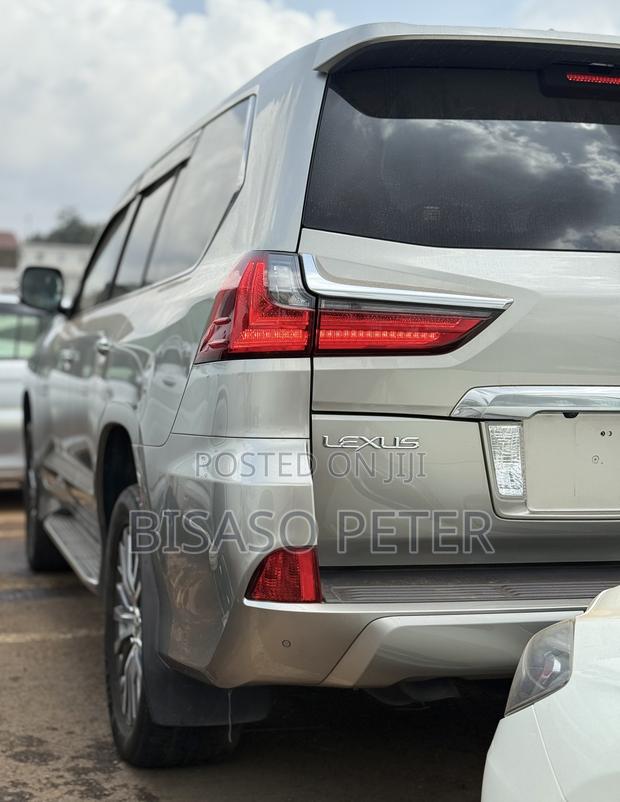 Lexus LX 570 AWD 2018 Gray