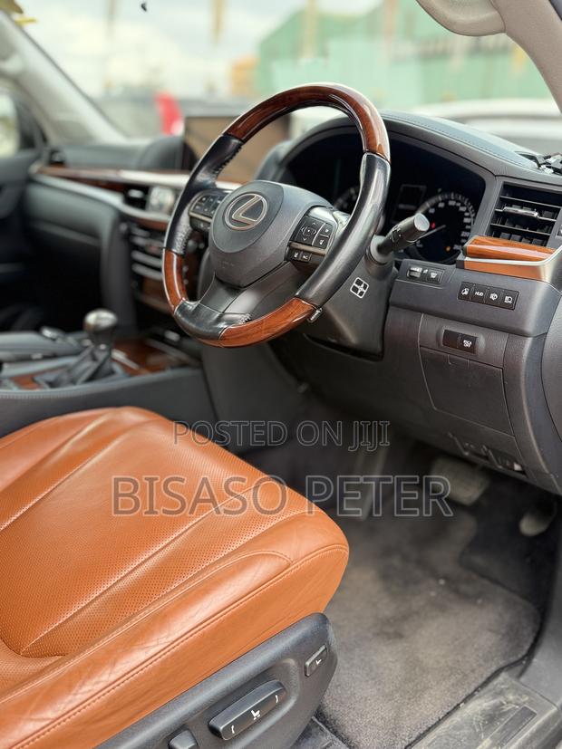 Lexus LX 570 AWD 2018 Gray