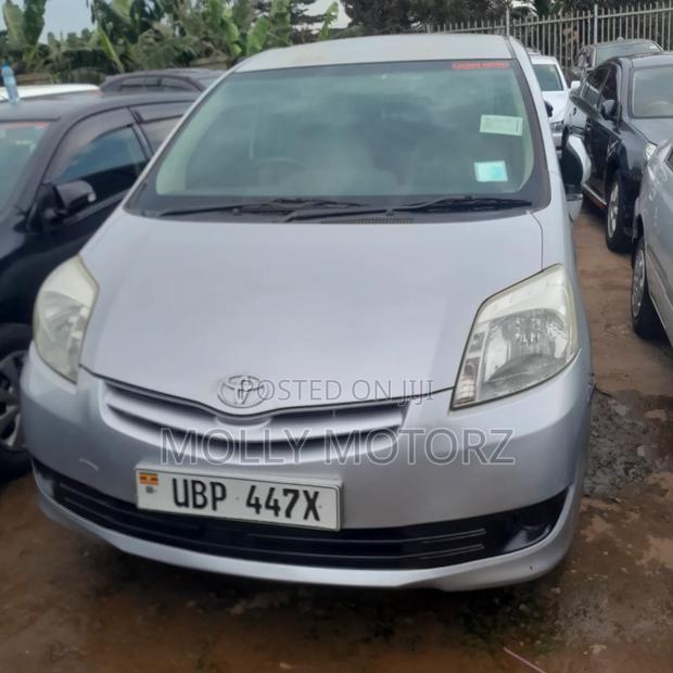 Toyota Passo Sette 2010 Silver
