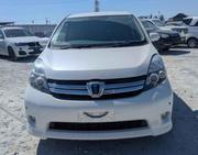 Toyota ISIS 2.0 Platana V-selection 2WD 2011 Pearl for sale