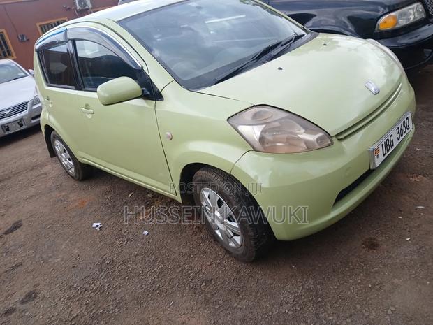 Toyota Passo 2009 Yellow