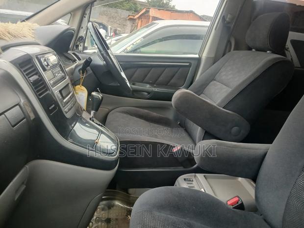 Toyota Alphard 2005 White
