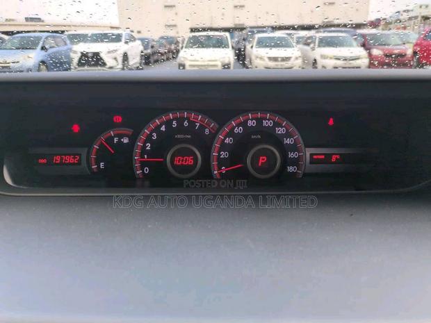 Toyota Noah 2011 Pearl