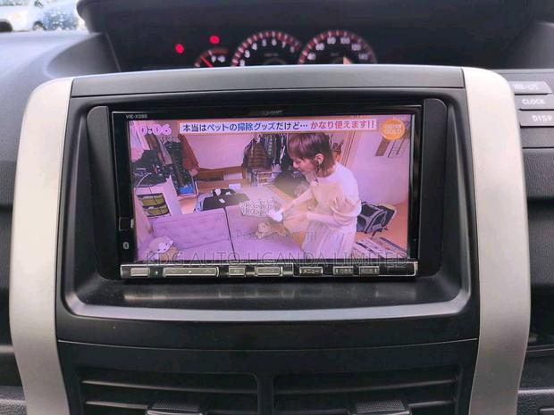 Toyota Noah 2011 Pearl