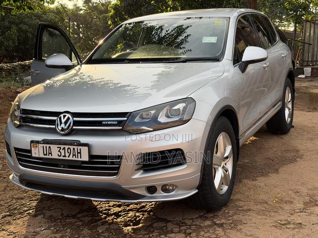 Volkswagen Touareg 2012 Silver