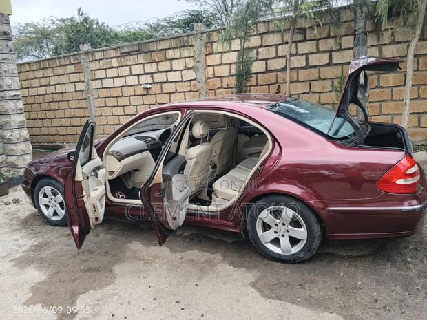 Mercedes-Benz E320 2002 Red