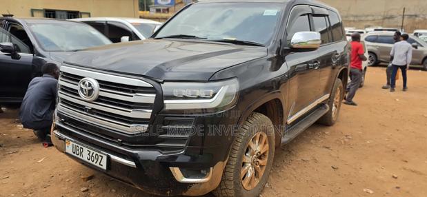 Toyota Land Cruiser 2011 Black